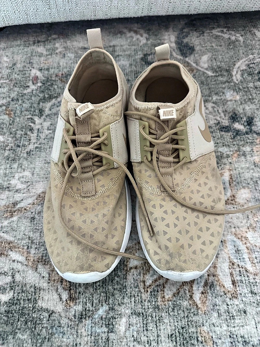 Nike Free RN Tan & White US 9 Sneakers